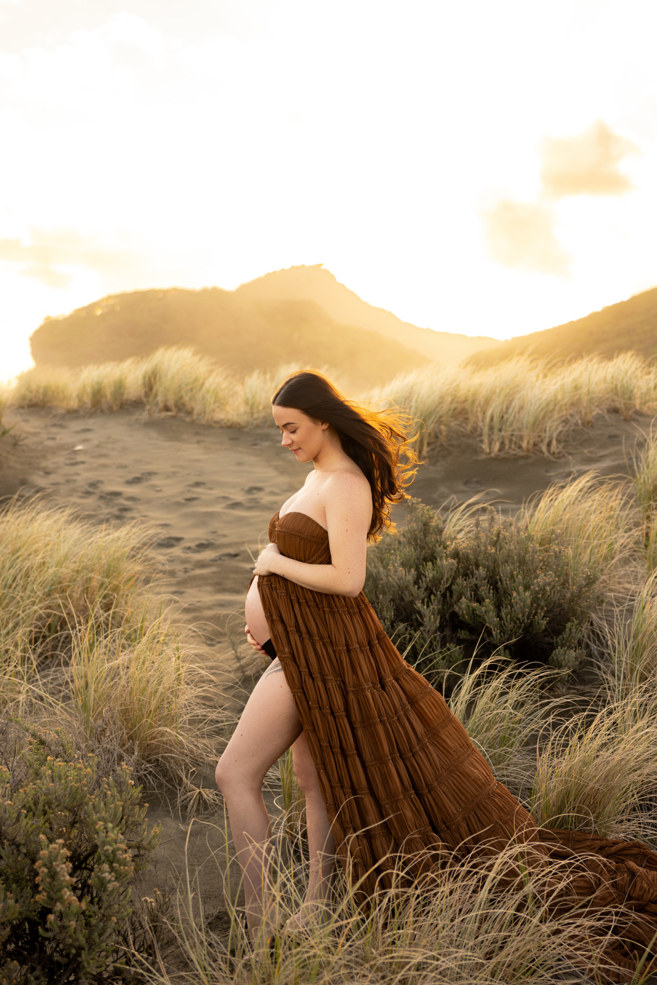 maternity photo at bethells beach