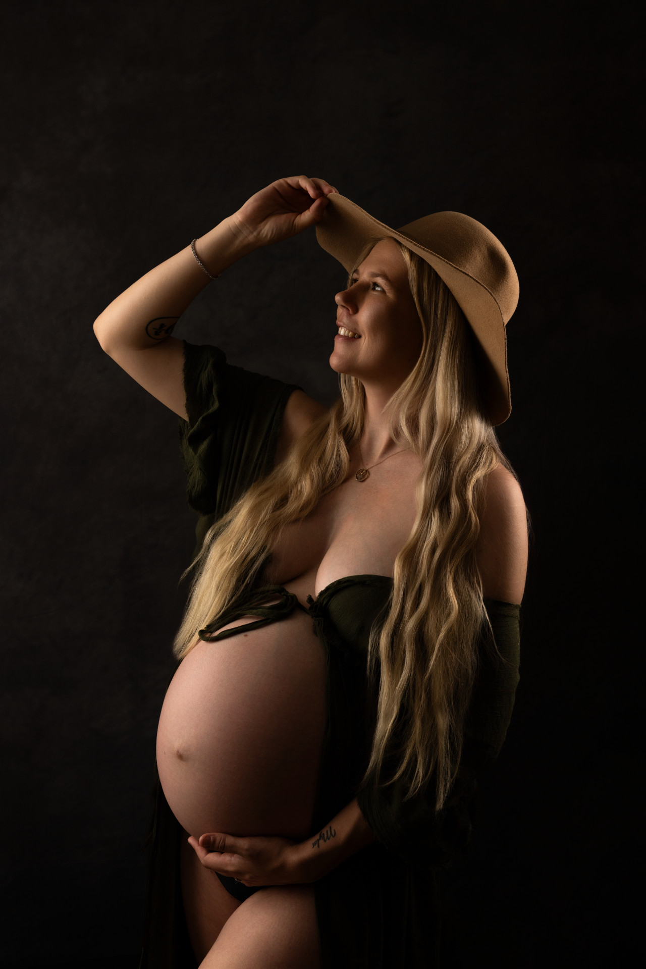 studio maternity session Auckland