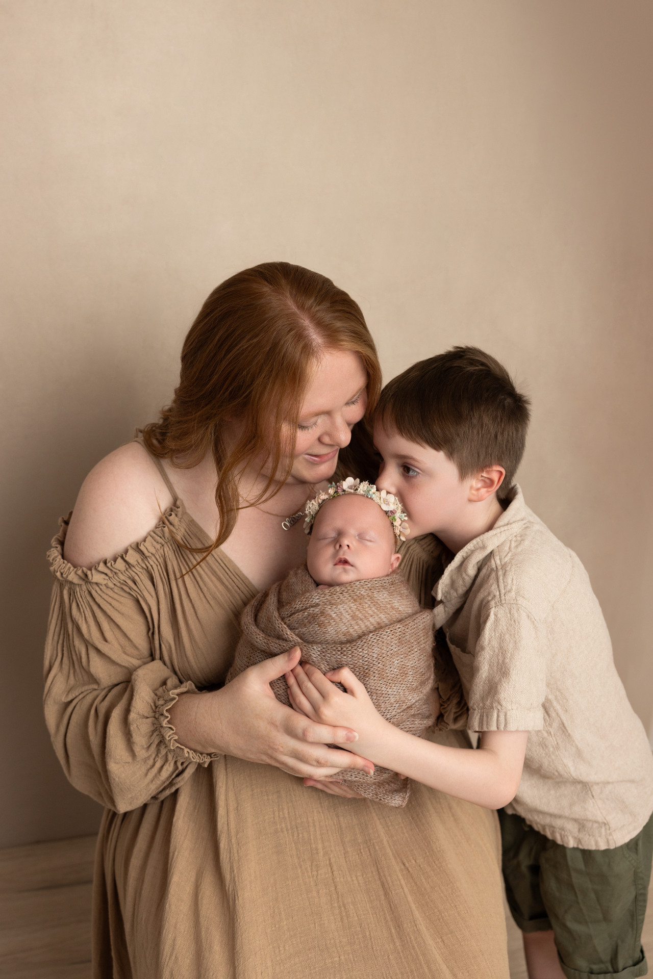 newborn session with elia making memories