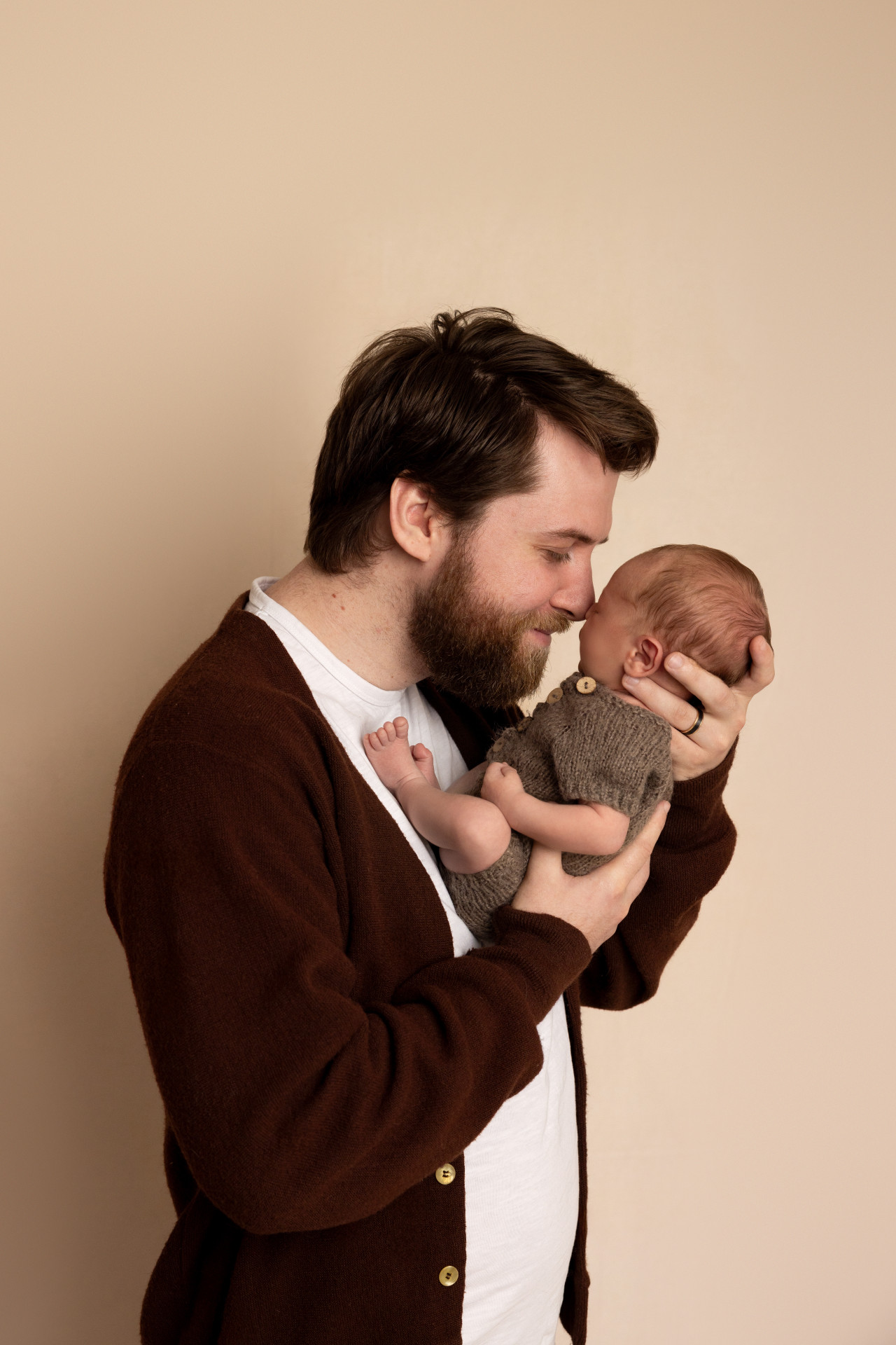 dad with his newborn